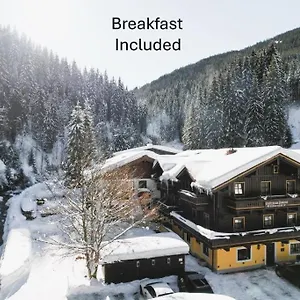Bed & Breakfast Ledererguetl - Jokercard & Parkplatz Inkl, Saalbach-Hinterglemm